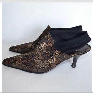 Donald Pliner Lillis Woman’s Slingback